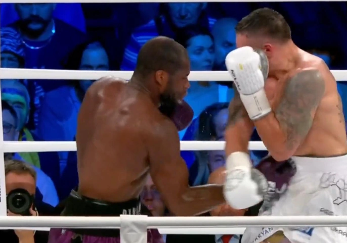 Usyk Knocks Out Dubois in Ninth Round and Wins Fight