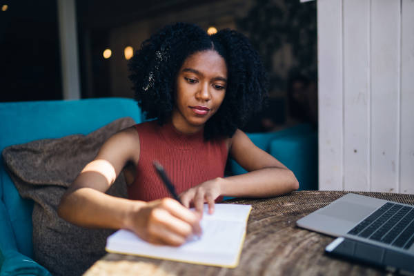 Freelance writing is one of the best jobs for Nigerian students in 2022
